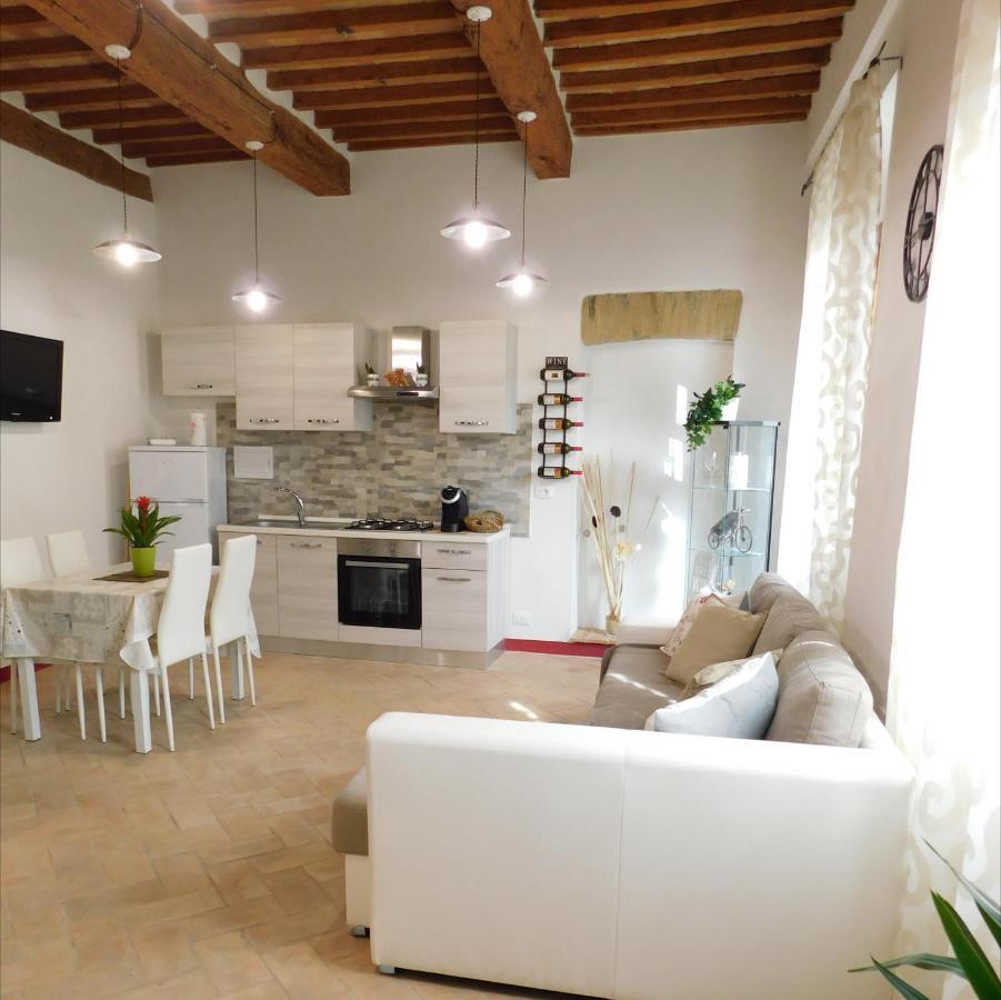 Otello Guest House 蒙塔尔奇诺 外观 照片
